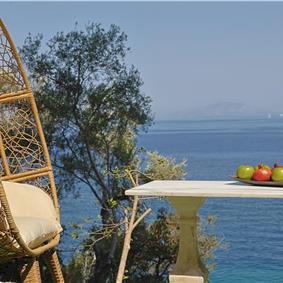 4 bedroom villa with pool by the sea, near Corfu town, sleeps 8